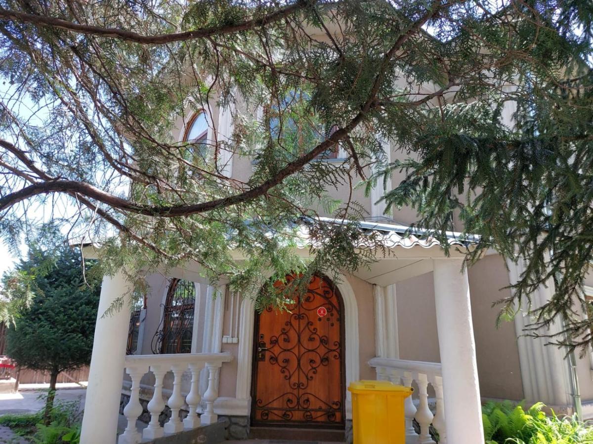 Room Hostel Dostyk Almaty Bagian luar foto