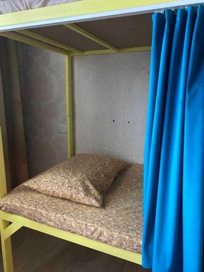 Room Hostel Dostyk Almaty Bagian luar foto