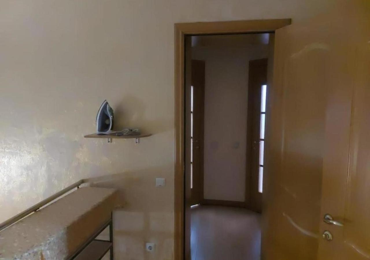 Room Hostel Dostyk Almaty Bagian luar foto