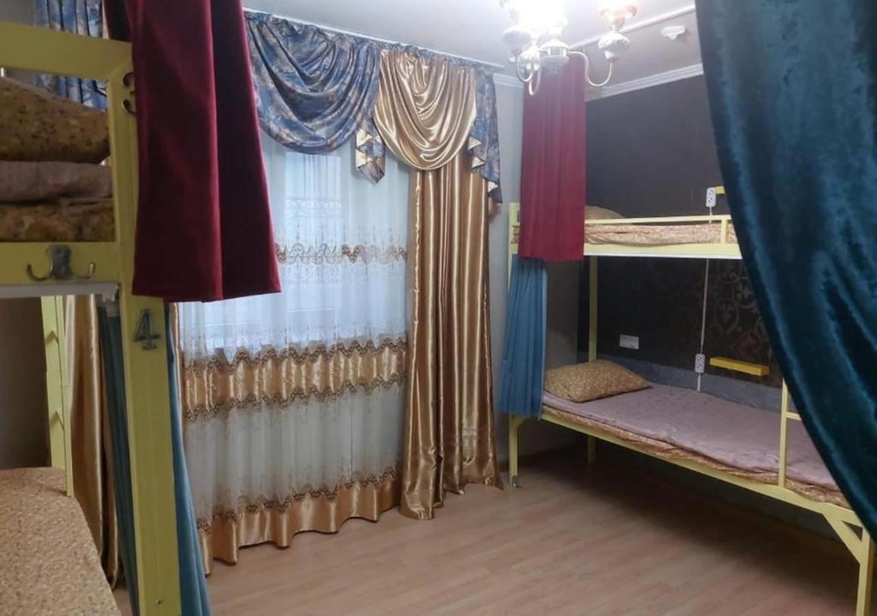 Room Hostel Dostyk Almaty Bagian luar foto