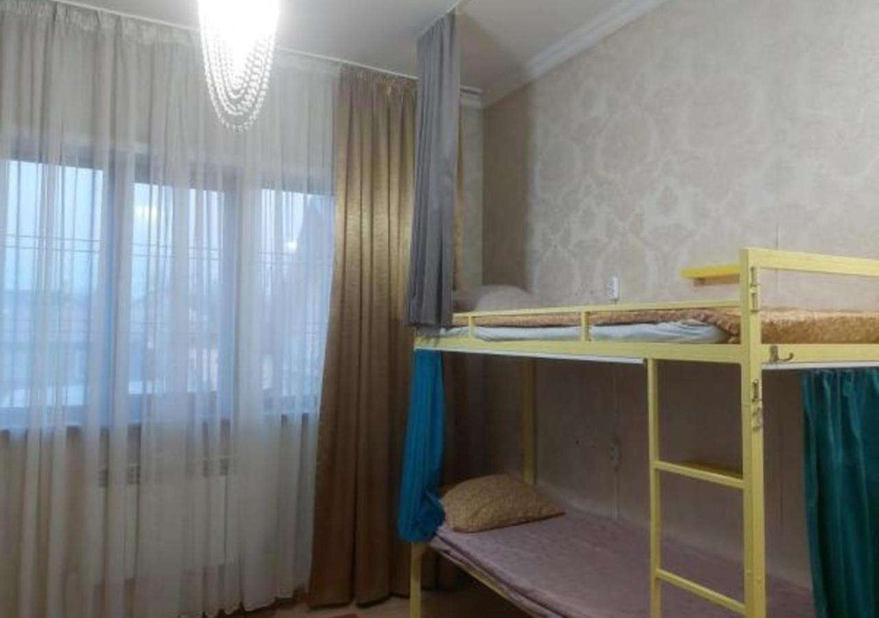 Room Hostel Dostyk Almaty Bagian luar foto