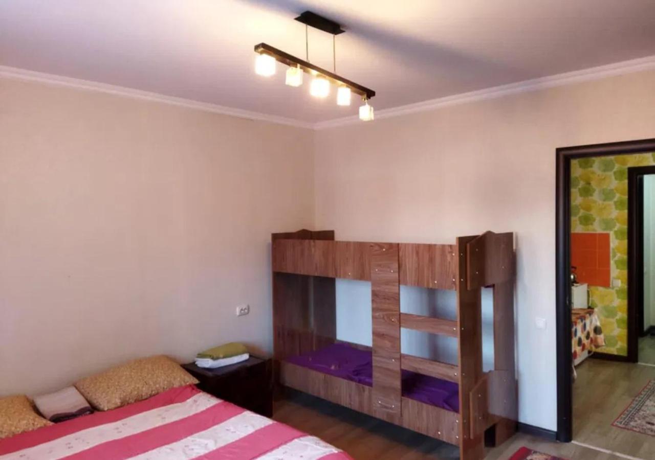 Room Hostel Dostyk Almaty Bagian luar foto