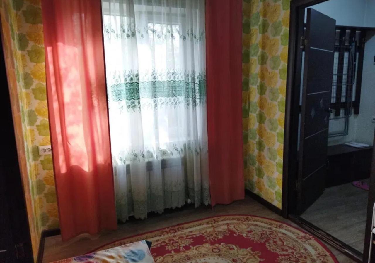 Room Hostel Dostyk Almaty Bagian luar foto