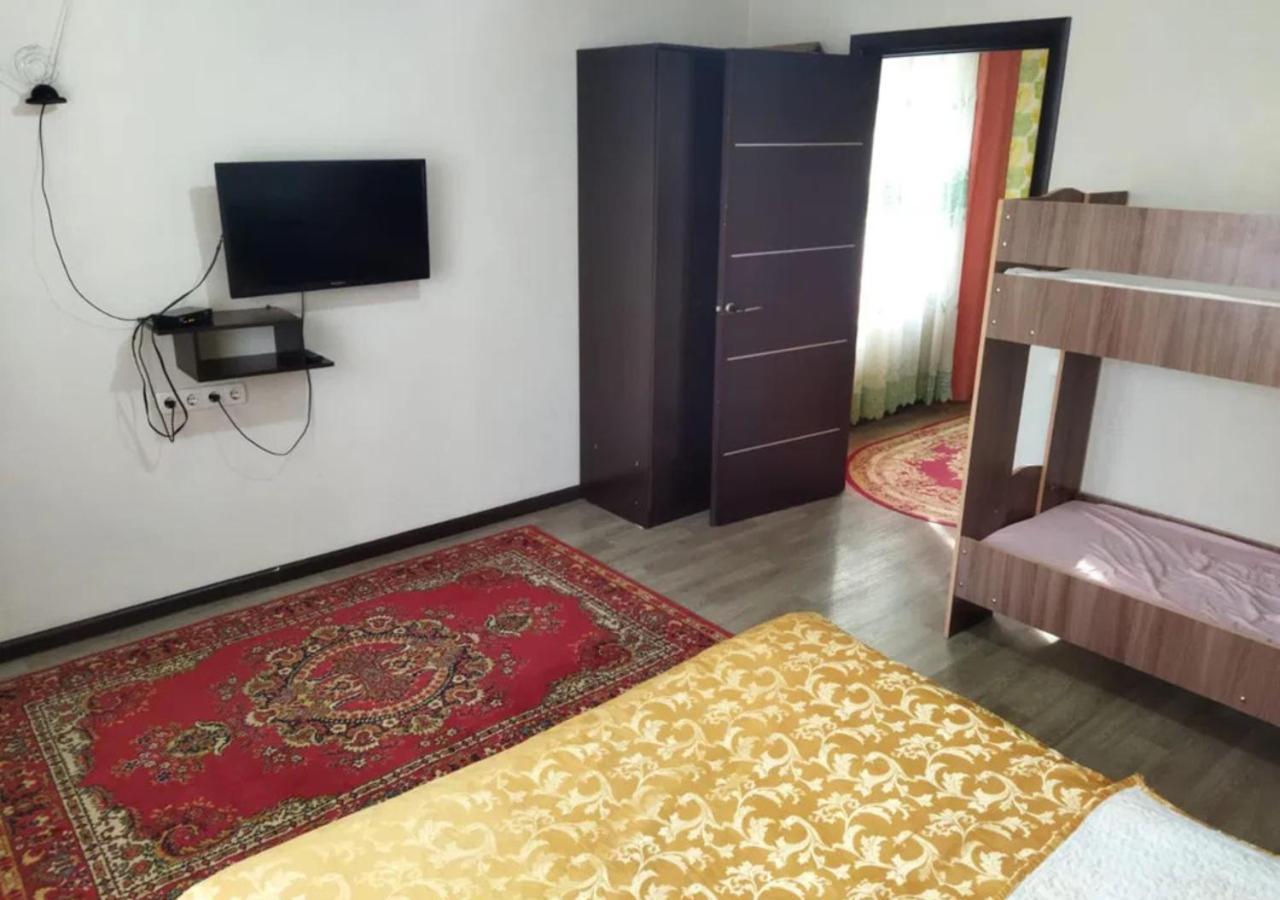 Room Hostel Dostyk Almaty Bagian luar foto